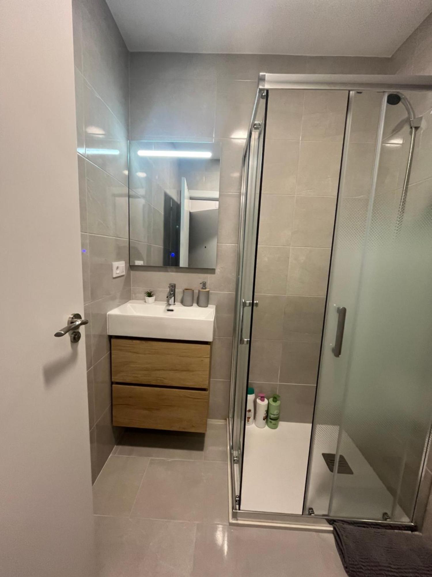 Apartamento Leon Centrico, Moderno Y Muy Equipado Almansa Luaran gambar